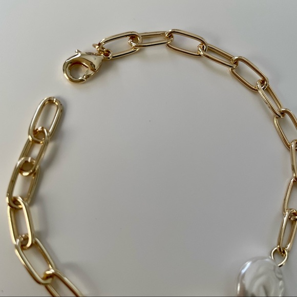 Gold Paperclip Chain with Pearl and Rose Charm Bracelet - Picture 4 of 5